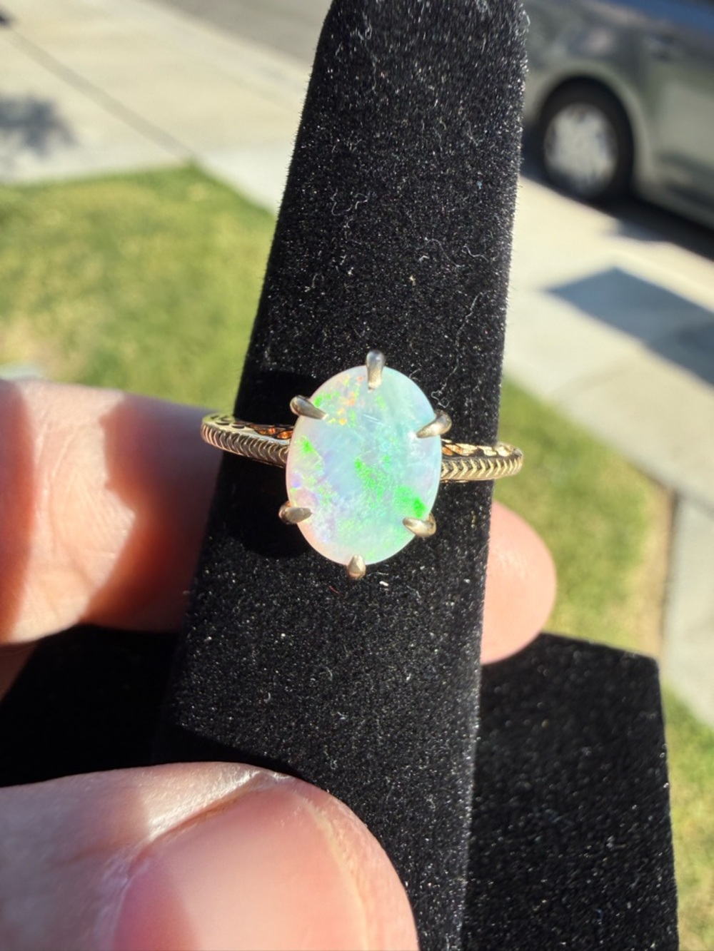 14 k Gold Opal Oval Solitaire Ring - Australian blue green Coober Pedy - Picture 11 of 13